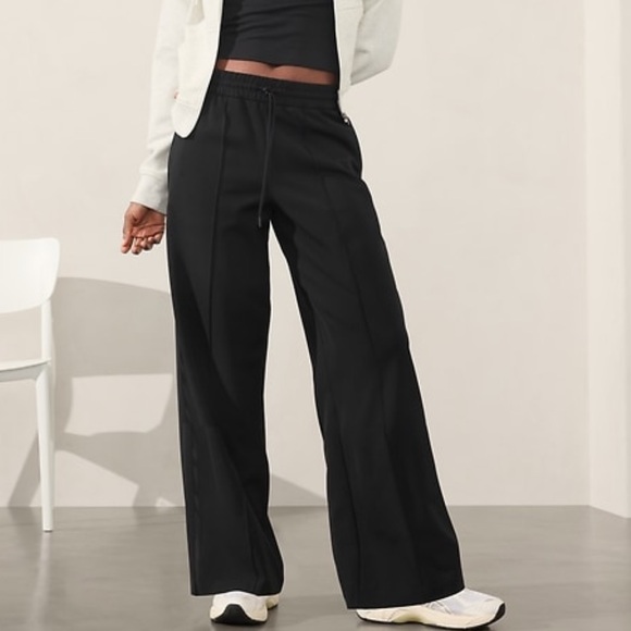 Athleta Endeavor Track Pant. Size small. NWT. - Picture 1 of 8
